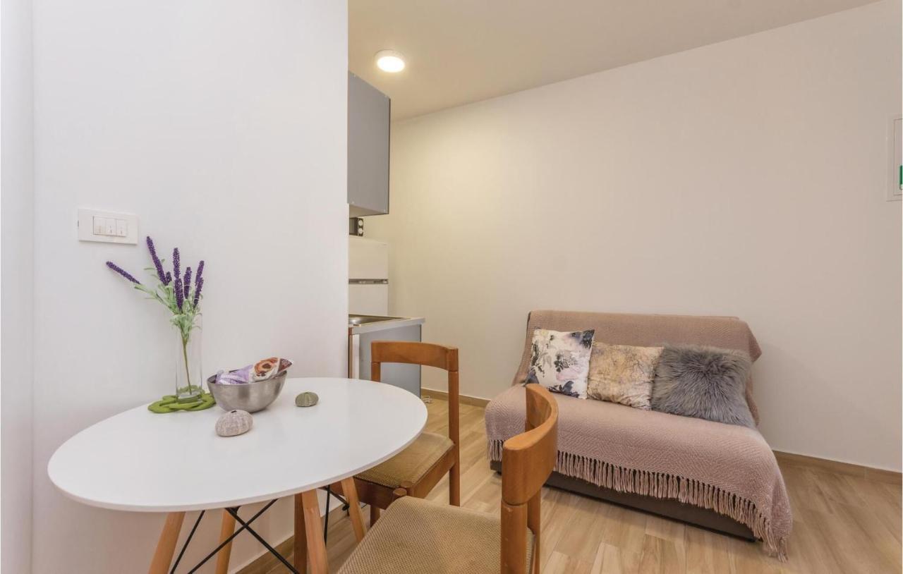 Apartments In Turanj, 20M From The Beach Sukosan Exterior photo