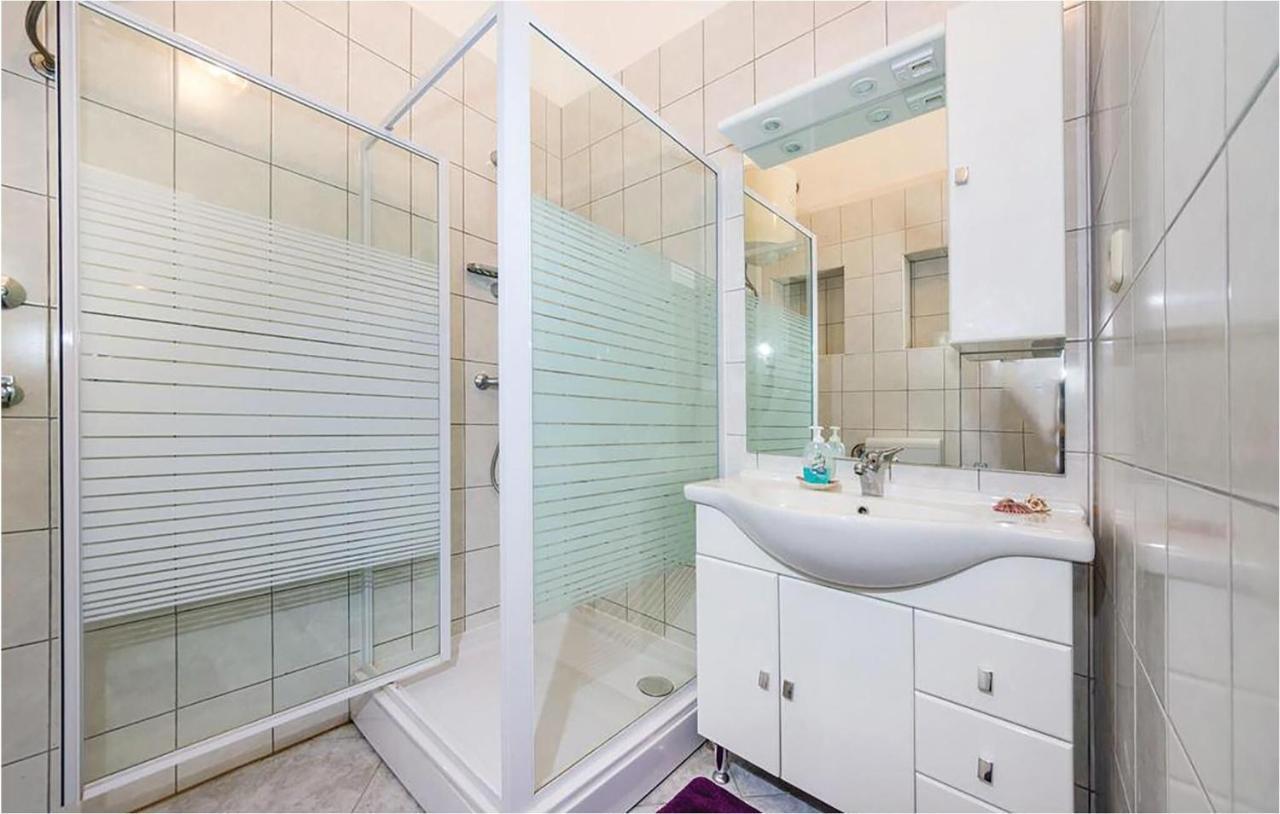 Apartments In Turanj, 20M From The Beach Sukosan Exterior photo