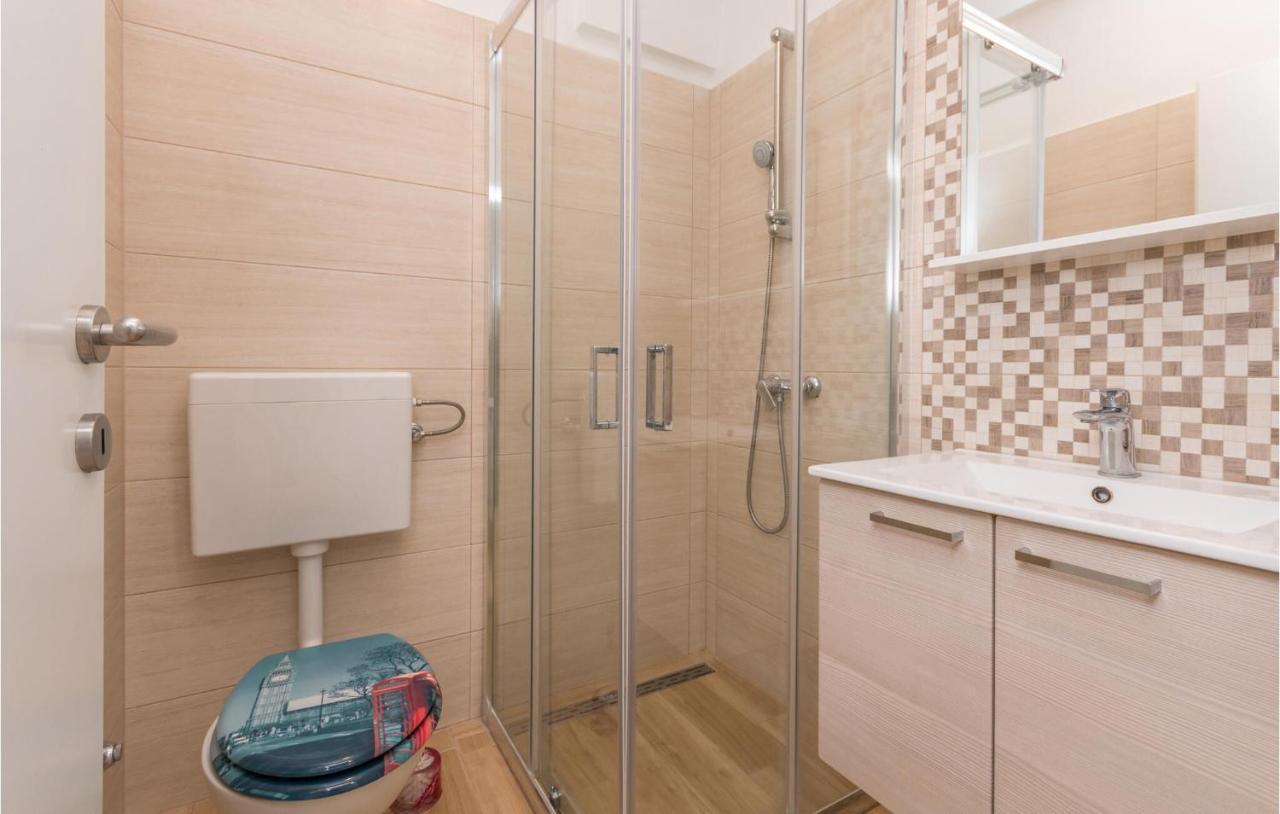 Apartments In Turanj, 20M From The Beach Sukosan Exterior photo