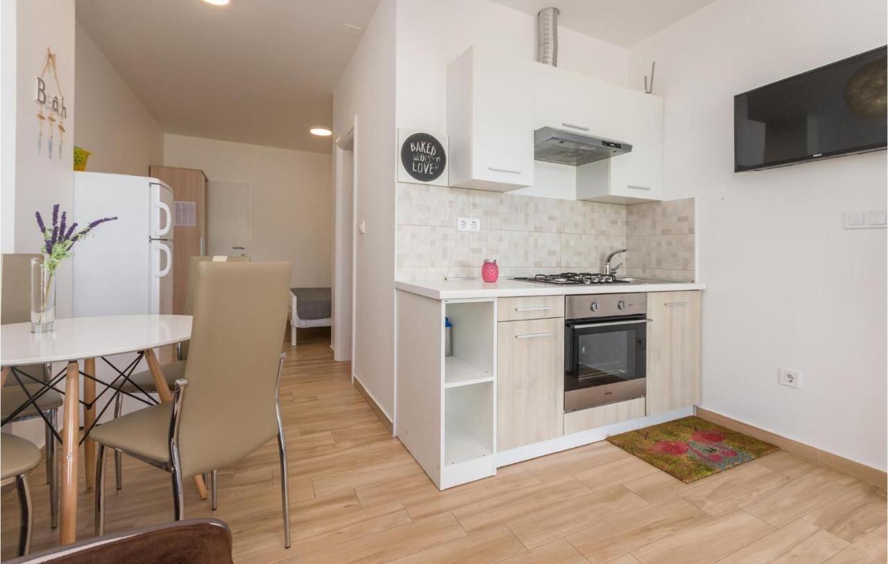 Apartments In Turanj, 20M From The Beach Sukosan Exterior photo