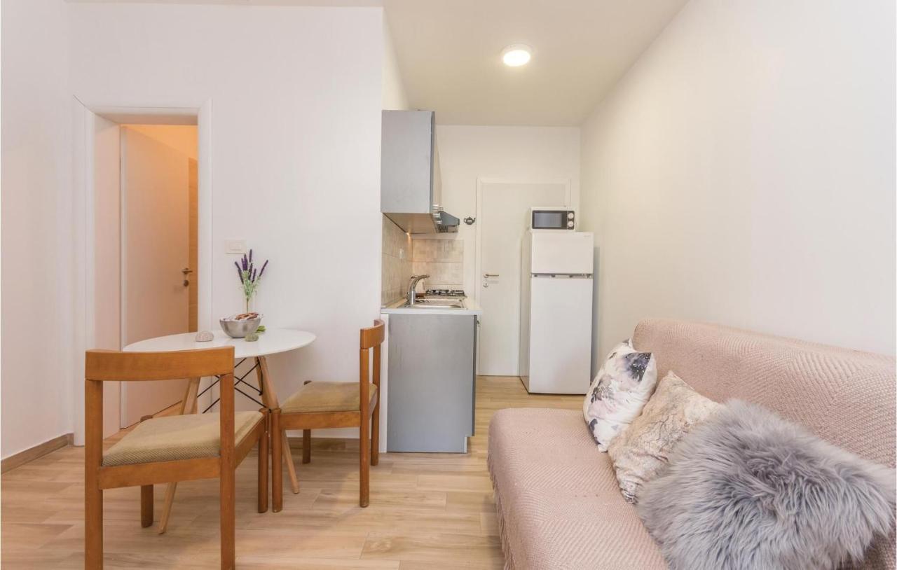 Apartments In Turanj, 20M From The Beach Sukosan Exterior photo