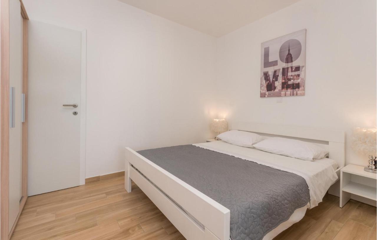 Apartments In Turanj, 20M From The Beach Sukosan Exterior photo